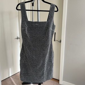 Lulu’s shimmer dress in size L in brand new condition with tag on.